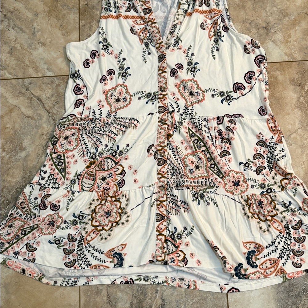 Flowy Button Up Tank - Picture 2 of 5